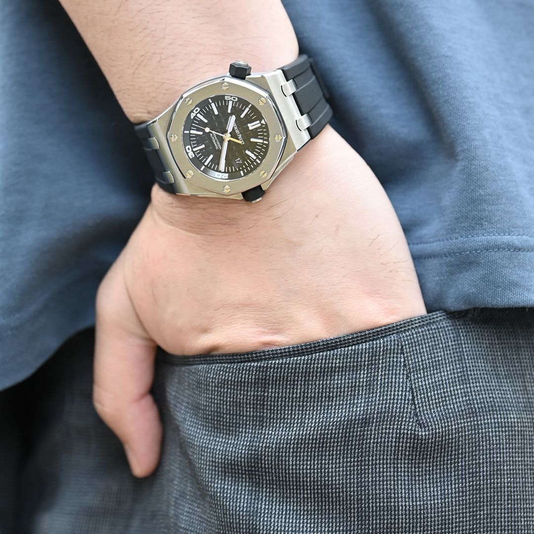 Royal Oak Offshore wearing image